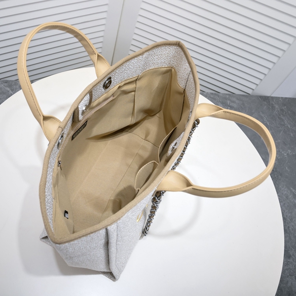 シャネルバッグ着用イメージ